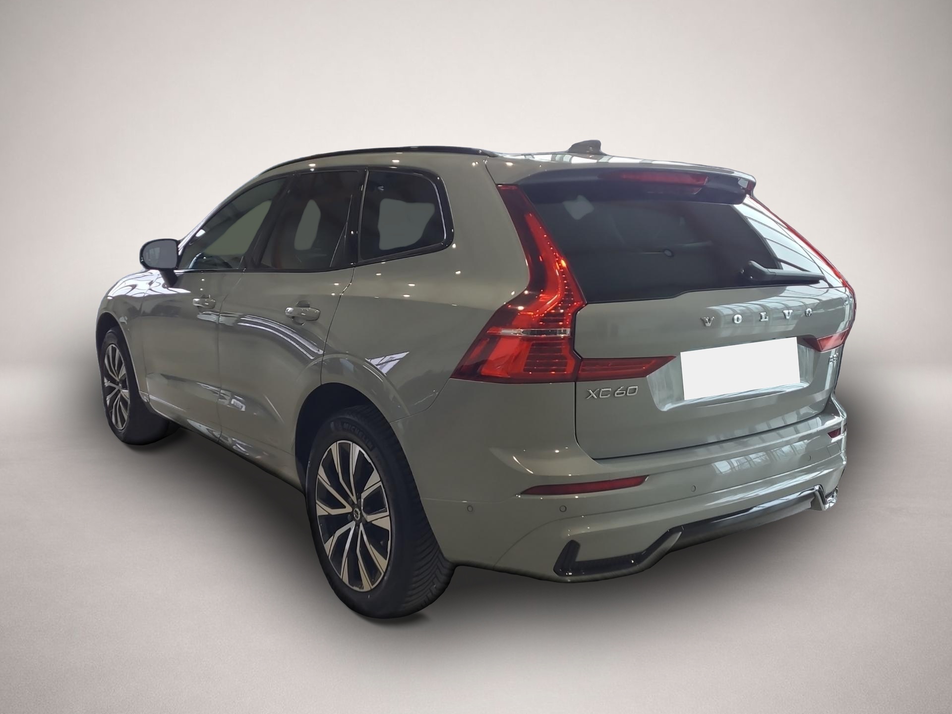 Volvo XC60 (02/2025, Benzin)