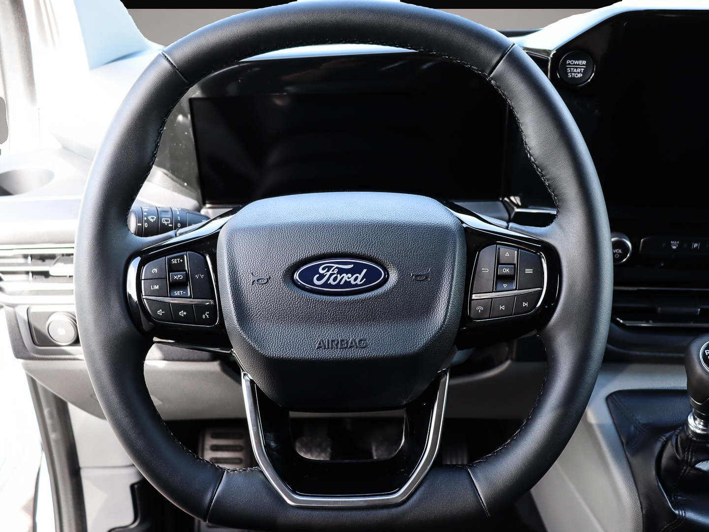 Ford Tourneo Custom (12/2025, Diesel)