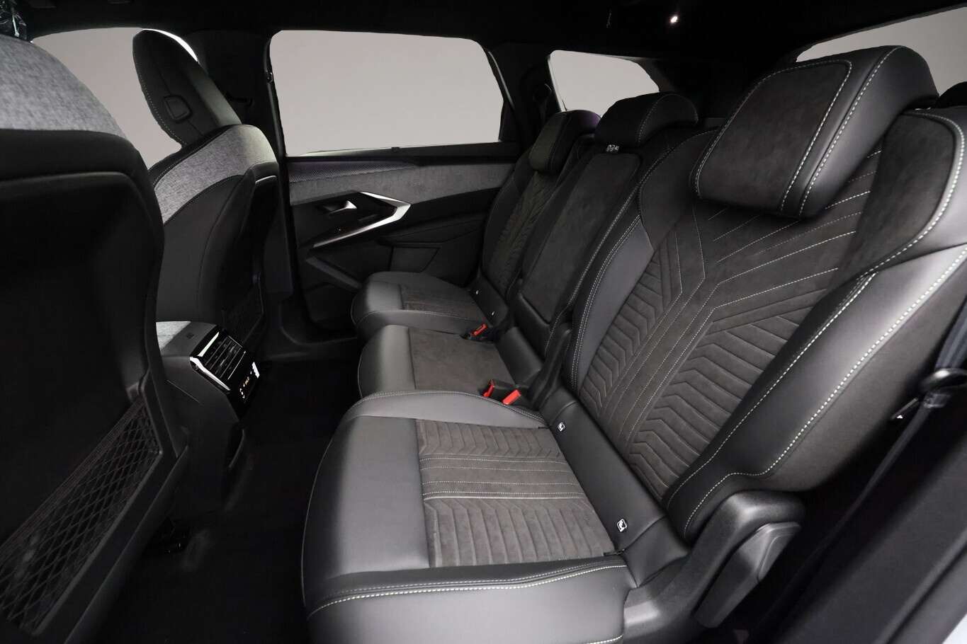 Peugeot 5008 (04/2026, Benzin)