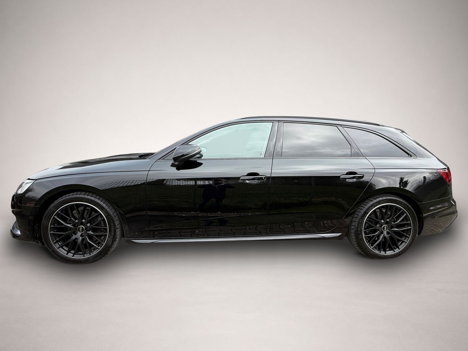 Audi A4 (02/2023, Diesel)