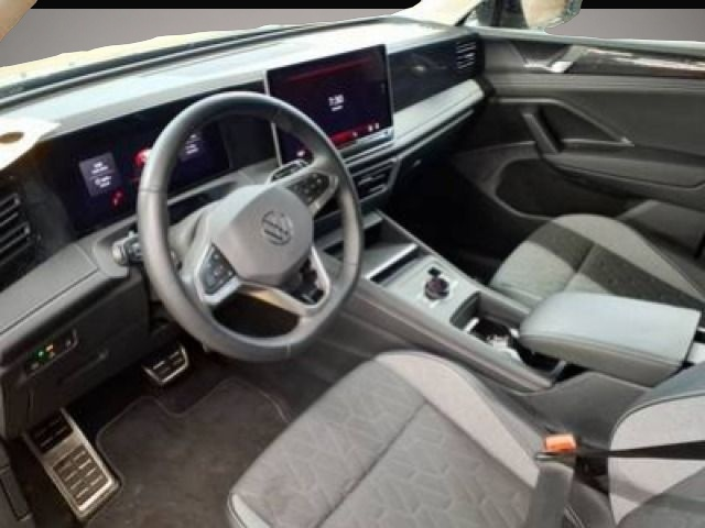 Volkswagen Tiguan (10/2025, )