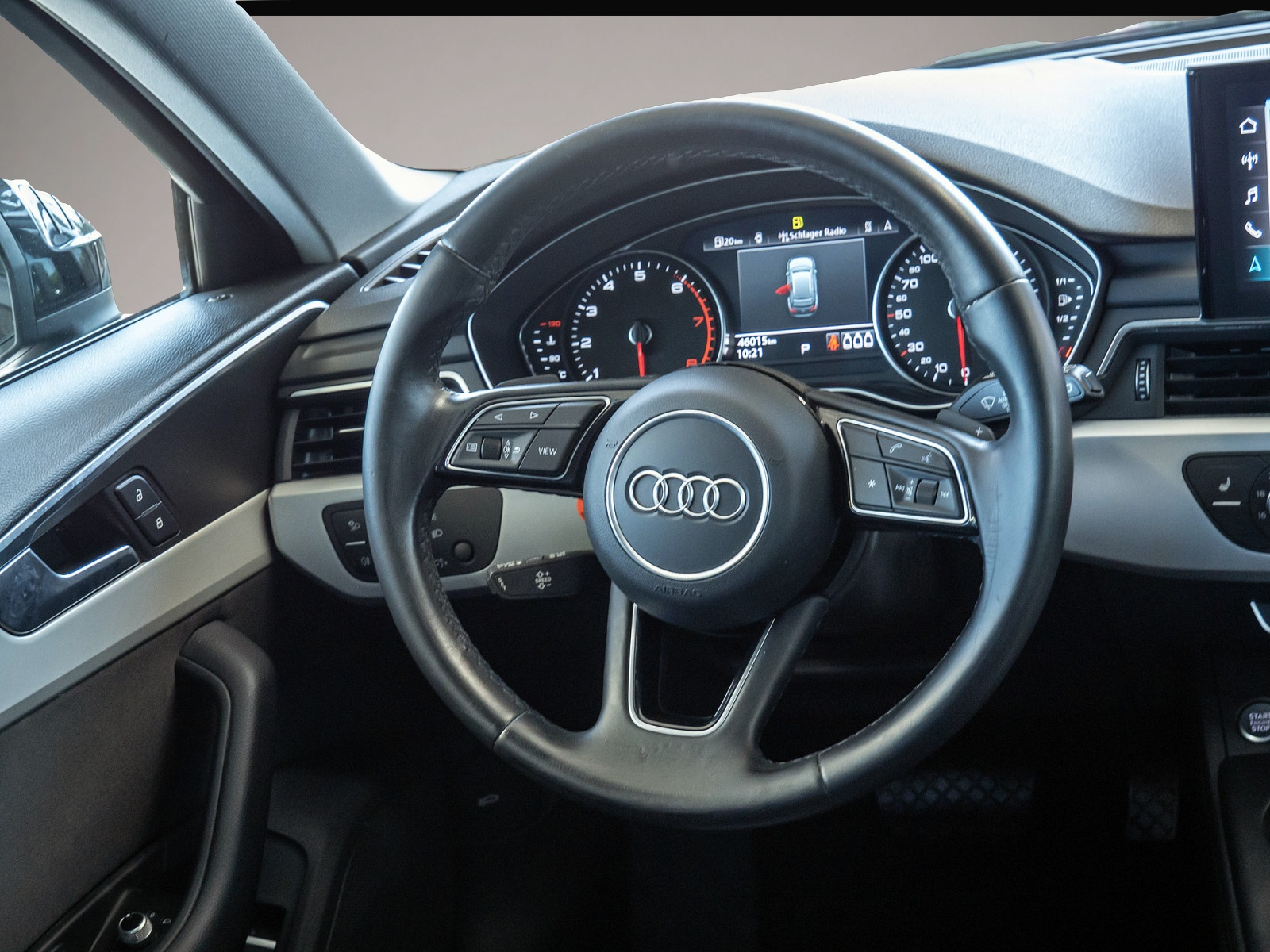 Audi A4 (09/2022, Benzin)