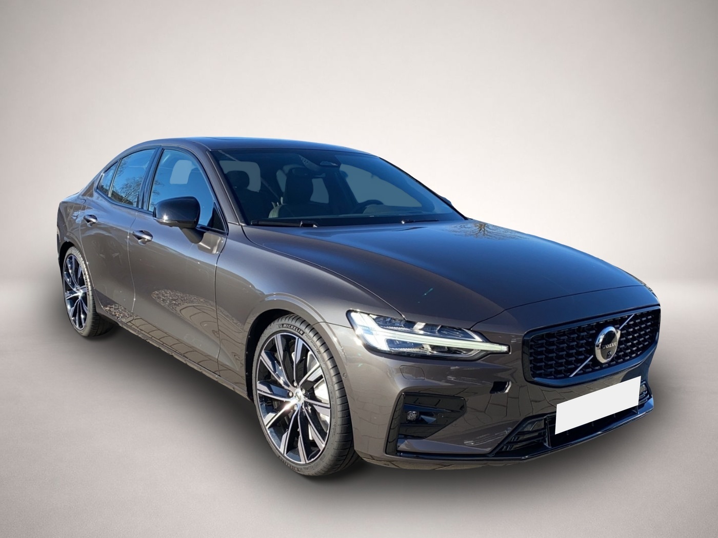 Volvo S60 (06/2025, Benzin)