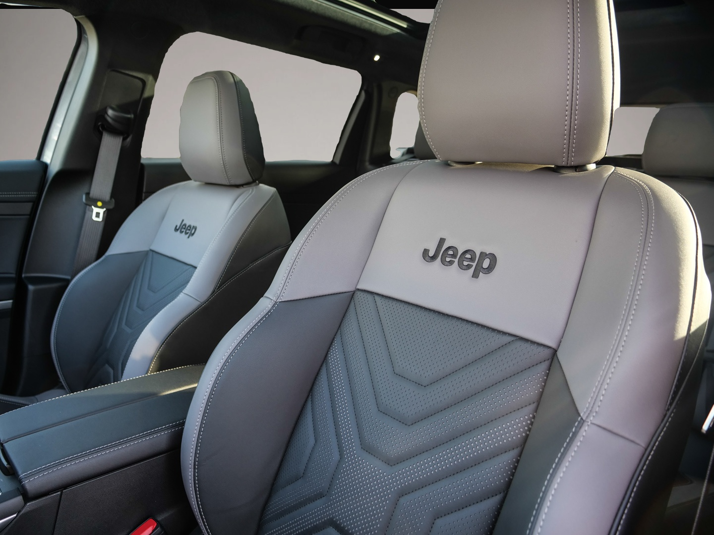 Jeep Compass (01/2026, Hybrid (Benzin/Elektro))