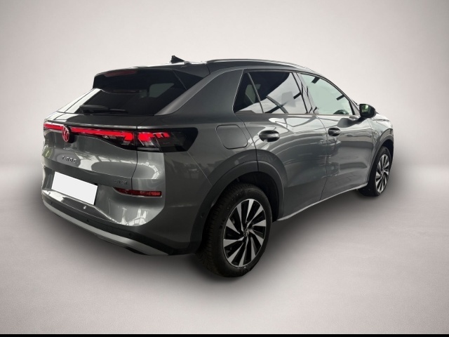 Volkswagen T-Roc (03/2026, Benzin)