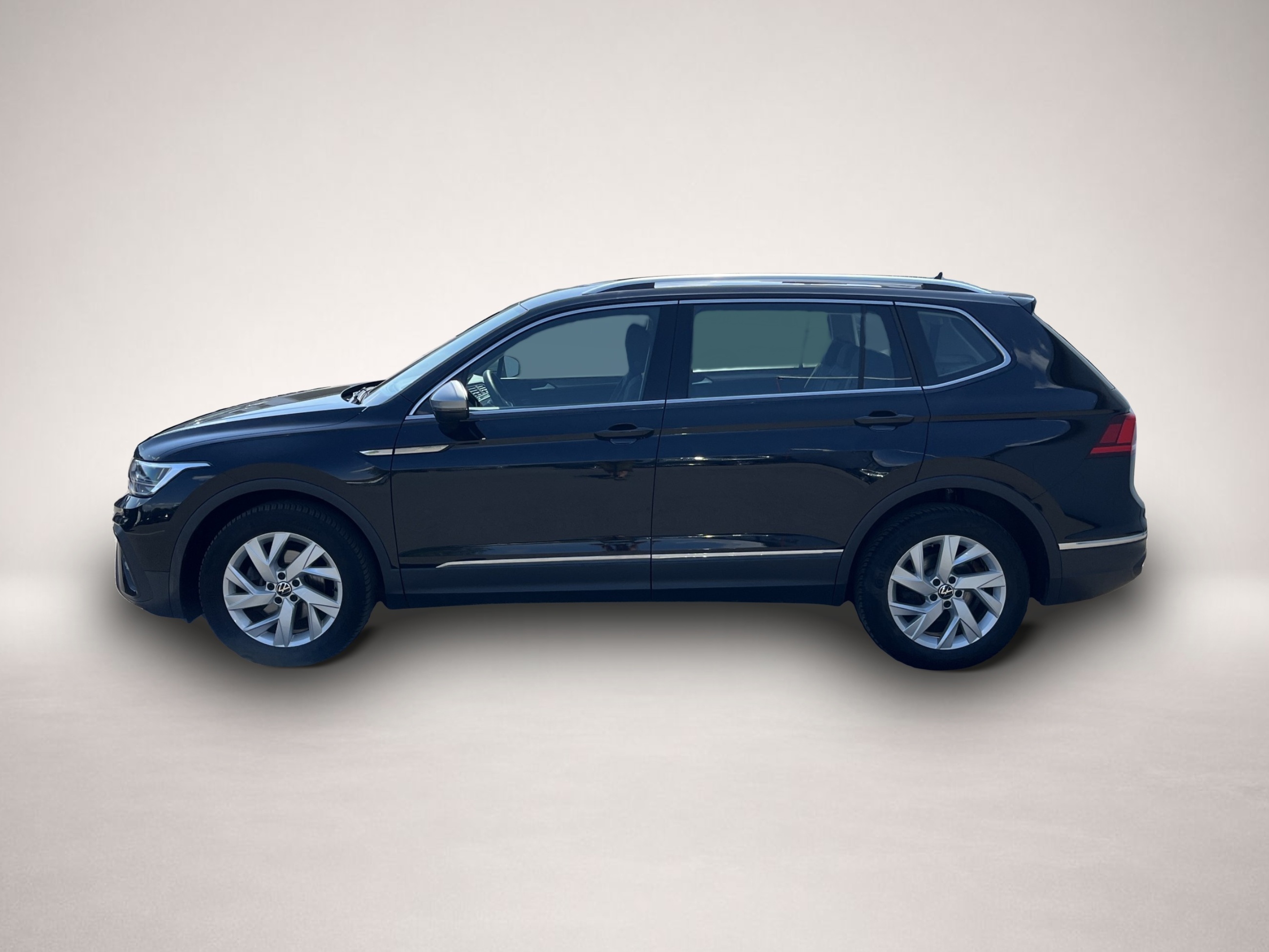 Volkswagen Tiguan Allspace (05/2025, Benzin)
