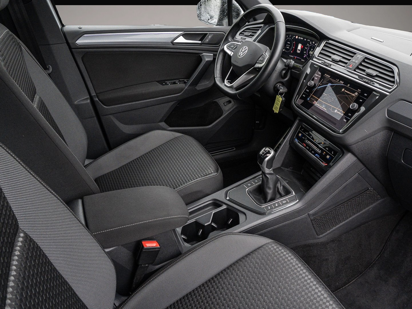 Volkswagen Tiguan (01/2023, Benzin)