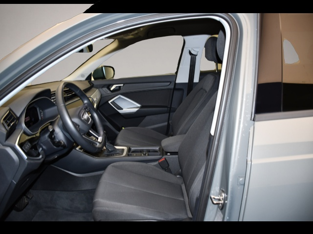 Audi Q3 (09/2022, Benzin)