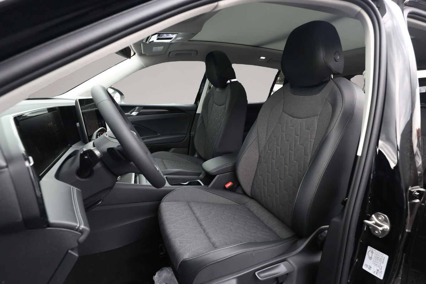 Volkswagen Tiguan (04/2026, Benzin)