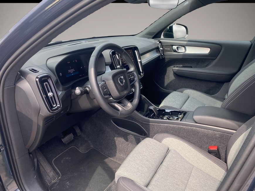Volvo XC40 (10/2025, Benzin)