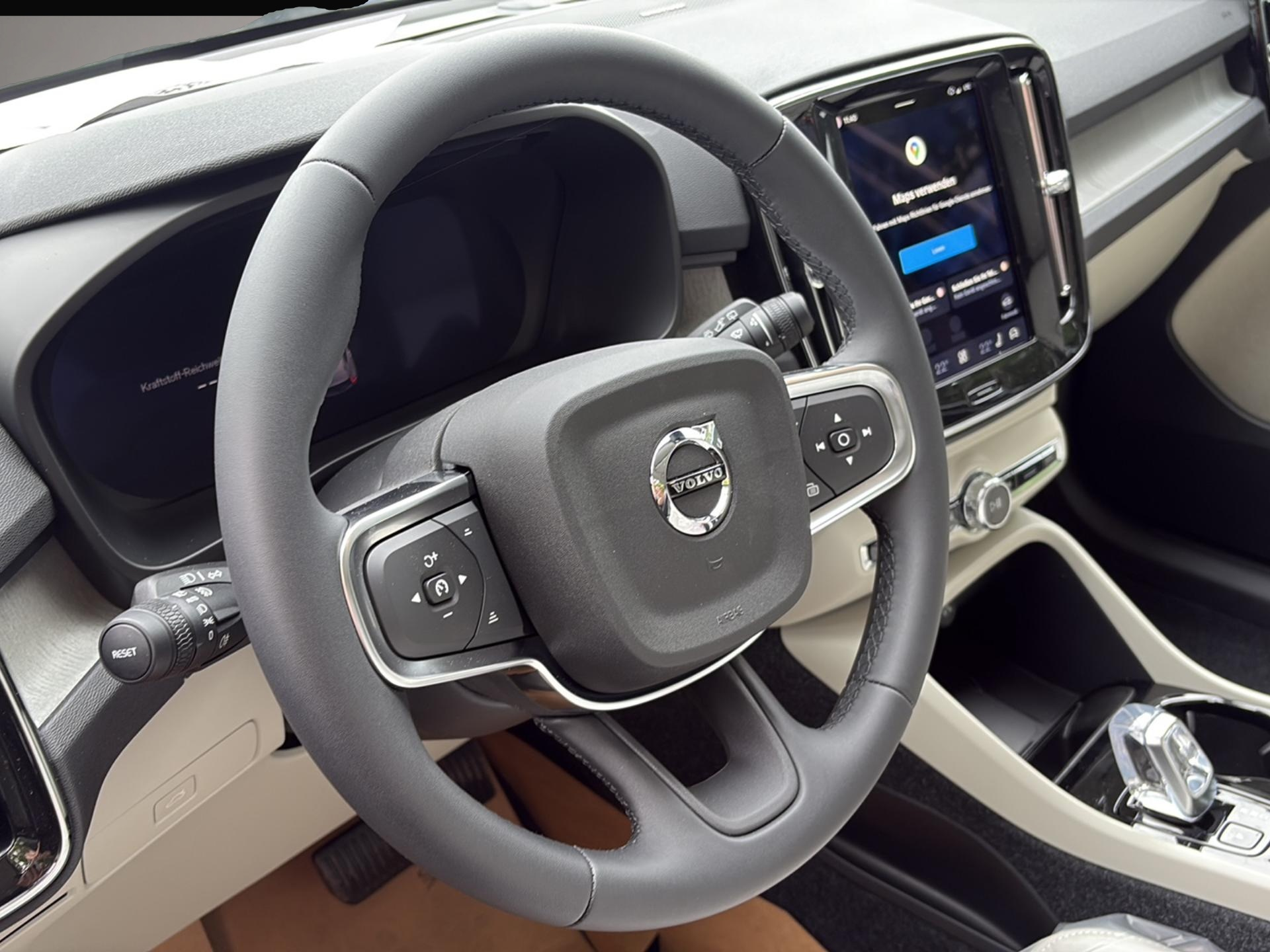 Volvo XC40 (06/2026, Benzin)