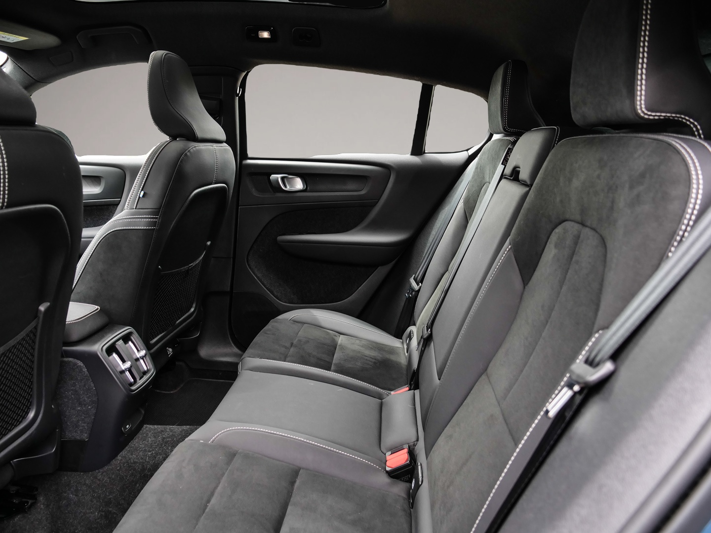 Volvo C40 (01/2023, ELECTRIC)