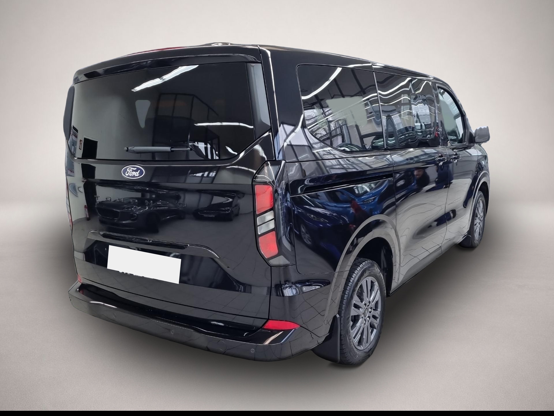Ford Tourneo Custom (01/2026, Diesel)