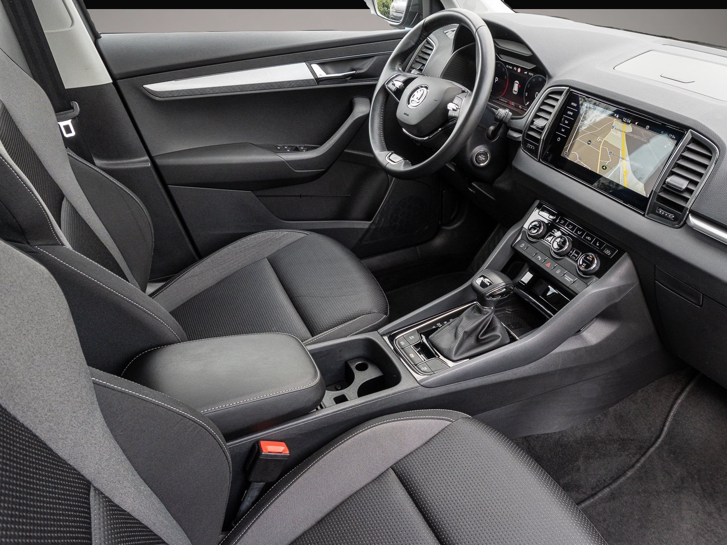 Skoda Karoq (01/2023, Benzin)