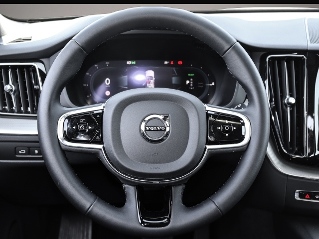 Volvo XC60 (01/2024, Hybrid (Benzin/Elektro))
