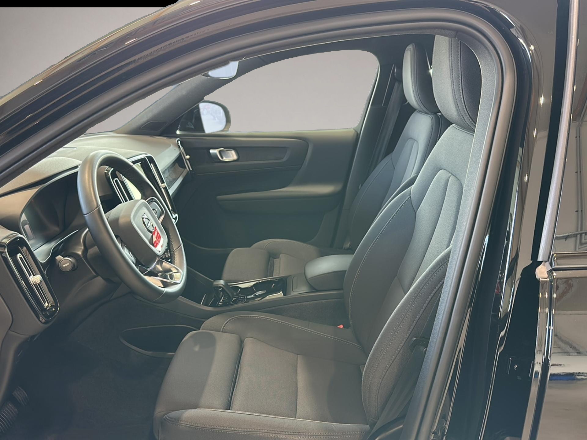 Volvo XC40 (06/2023, ELECTRIC)