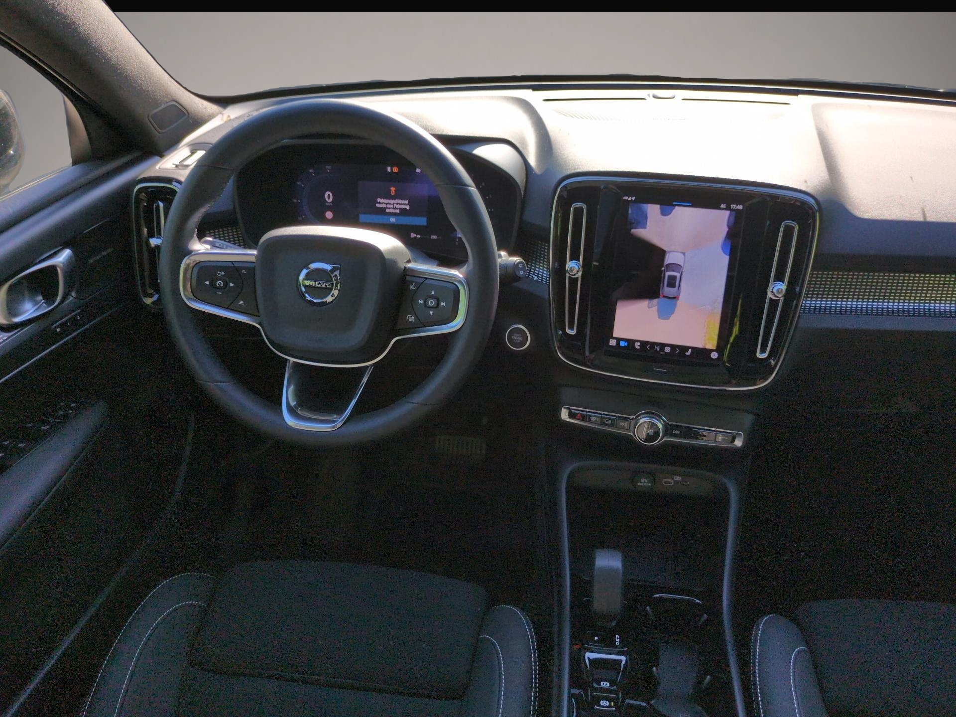 Volvo XC40 (10/2025, Benzin)