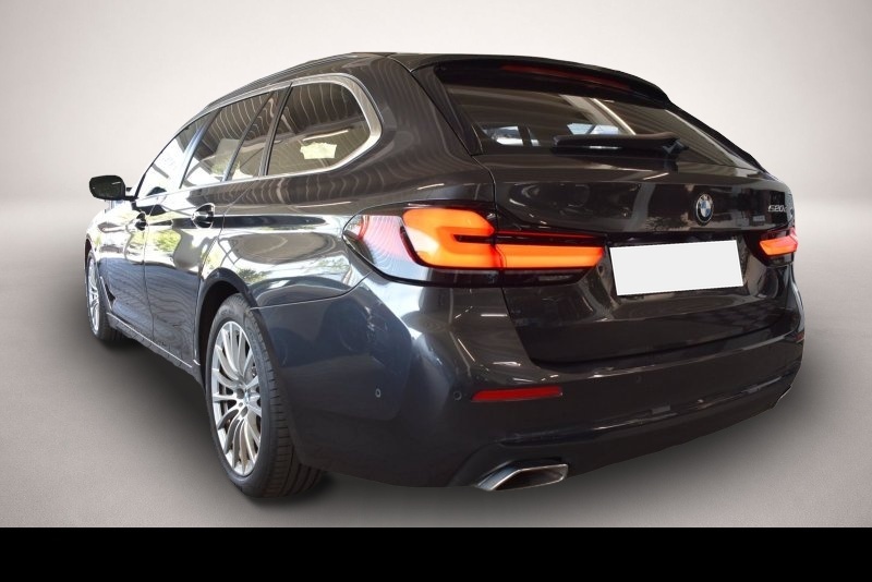 BMW 520 (03/2021, )