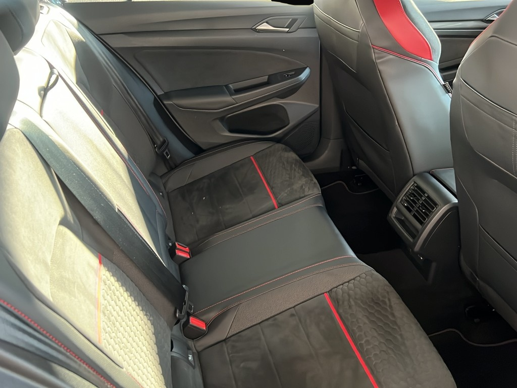 Volkswagen Golf (03/2024, Benzin)