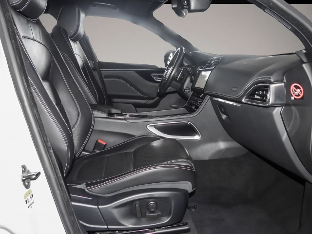 Jaguar F-Pace (08/2018, Benzin)