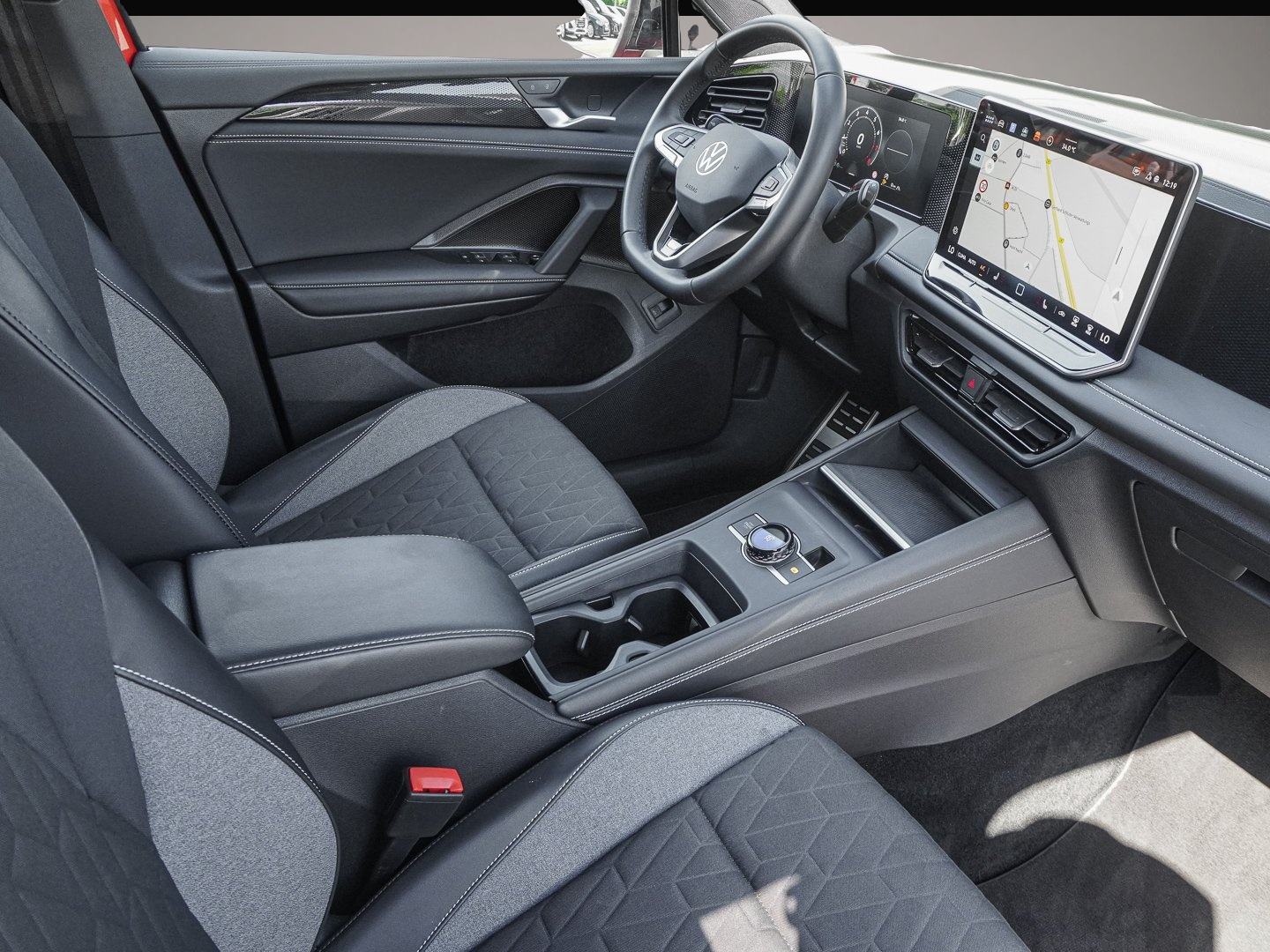 Volkswagen Tiguan (10/2025, Benzin)