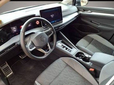 Volkswagen Golf (09/2025, Benzin)