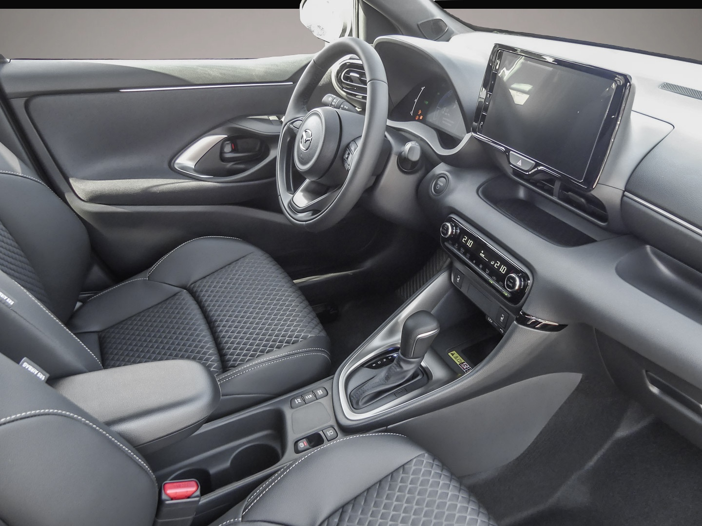 Mazda 2 Hybrid, image 4 of 5