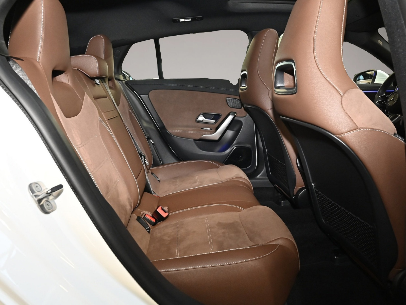 Mercedes-Benz CLA 250 (06/2025, Hybrid (Benzin/Elektro))