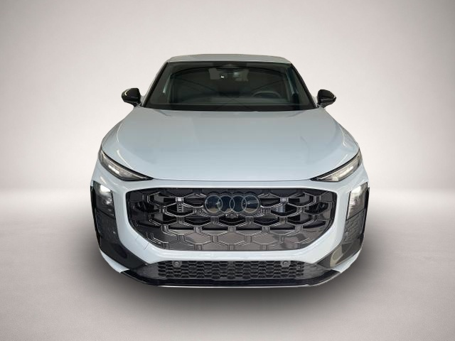 Audi Q3, image 2 of 5