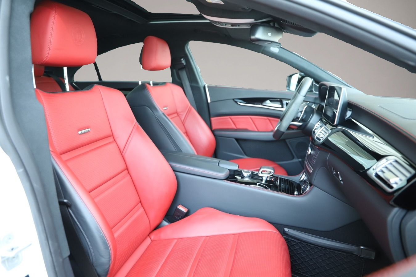 Mercedes-Benz CLS 63 AMG (04/2016, Benzin)