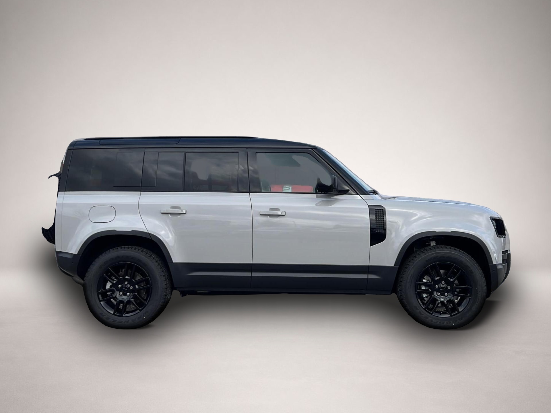 Land-Rover Defender (03/2026, Diesel)