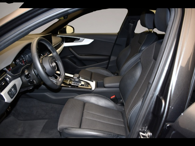 Audi quattro (03/2023, )