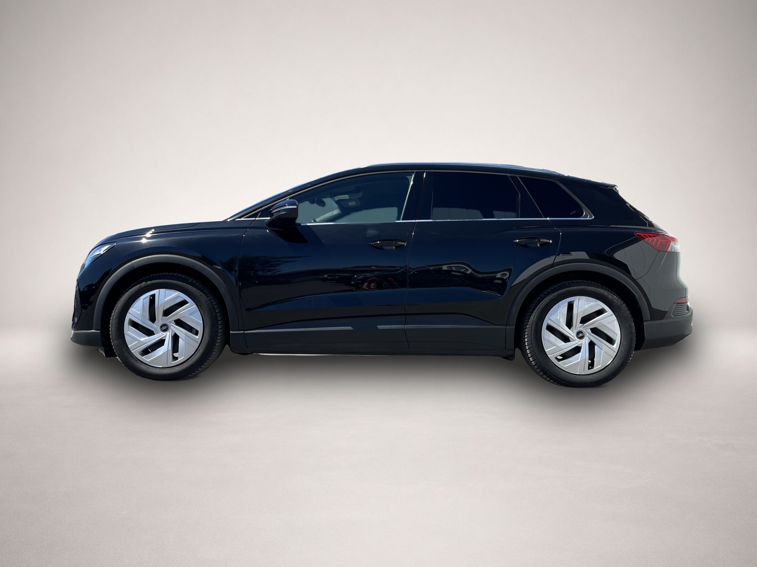 Audi e-tron (01/2023, ELECTRIC)