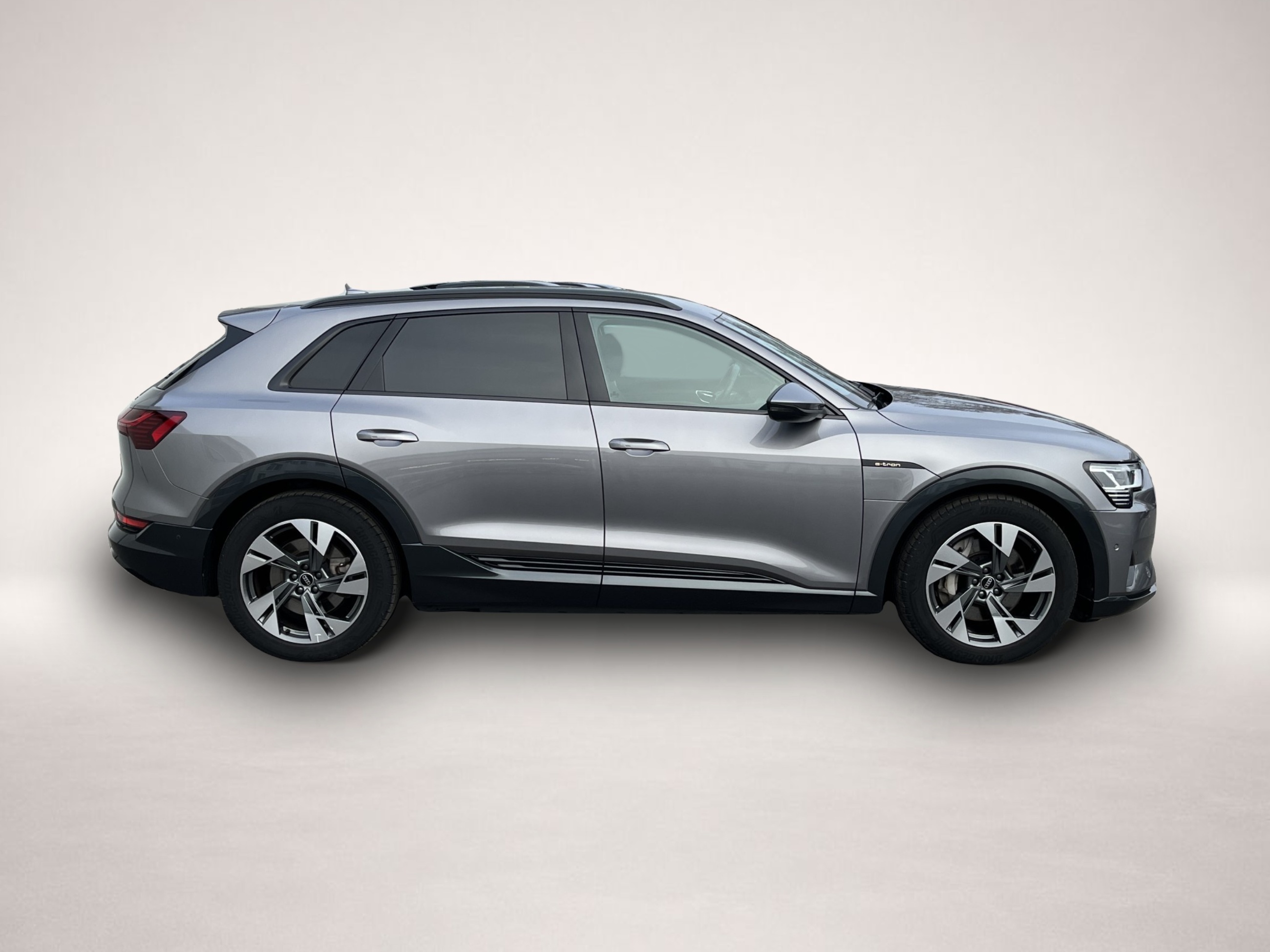 Audi e-tron (09/2022, ELECTRIC)