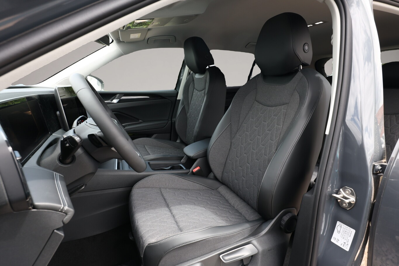 Volkswagen Tiguan (04/2026, Benzin)